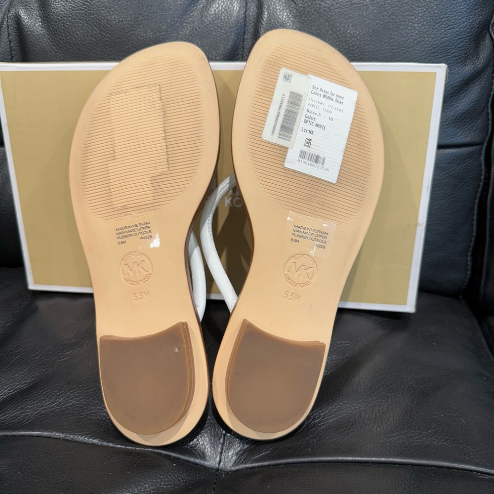 Michael Kors Women's Annie Thong Sandals - Picture 4 of 5